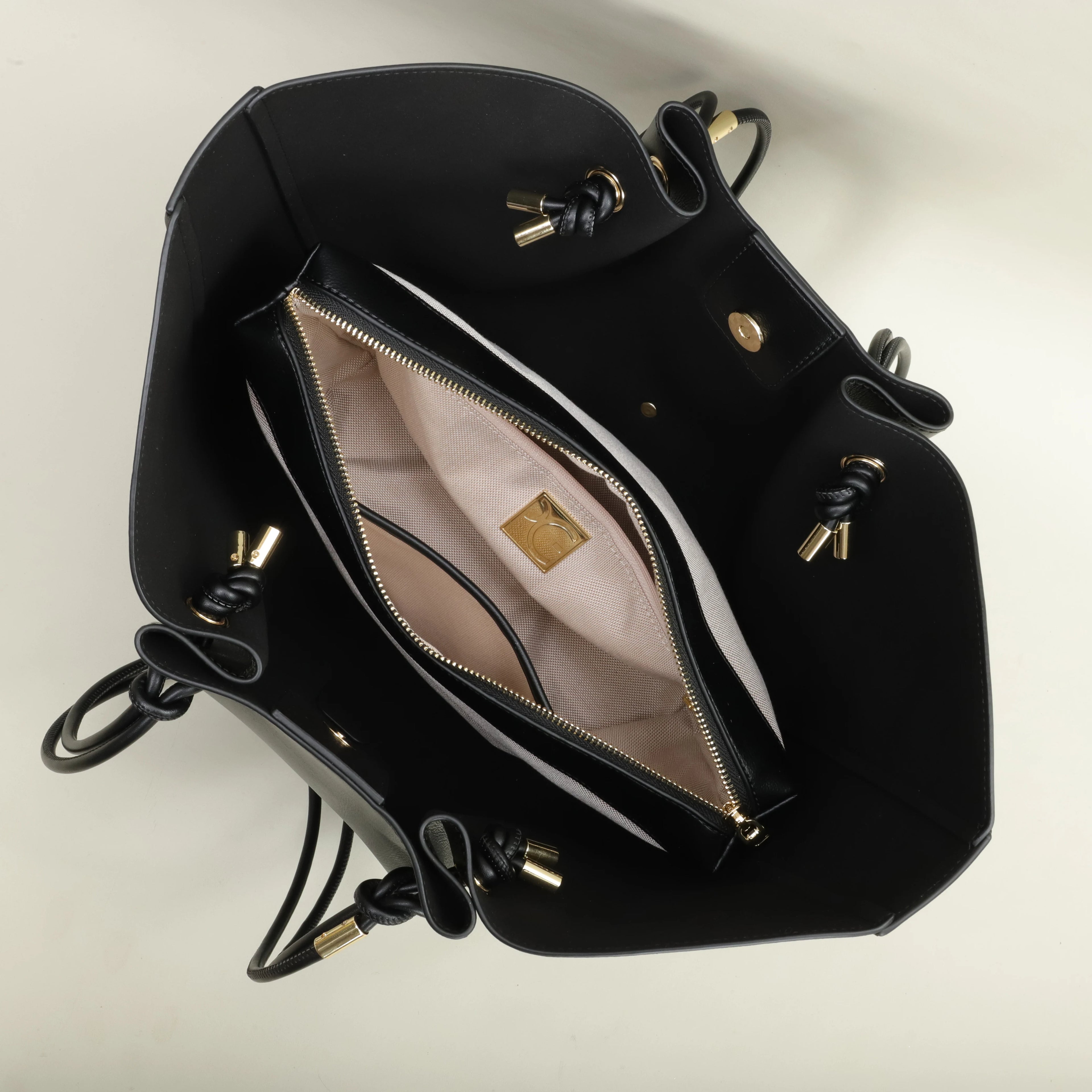 The Aria Bag